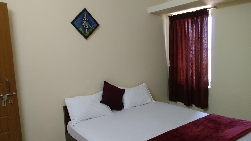 Jp Nivaas Guest House Мейіладутурай Екстер'єр фото